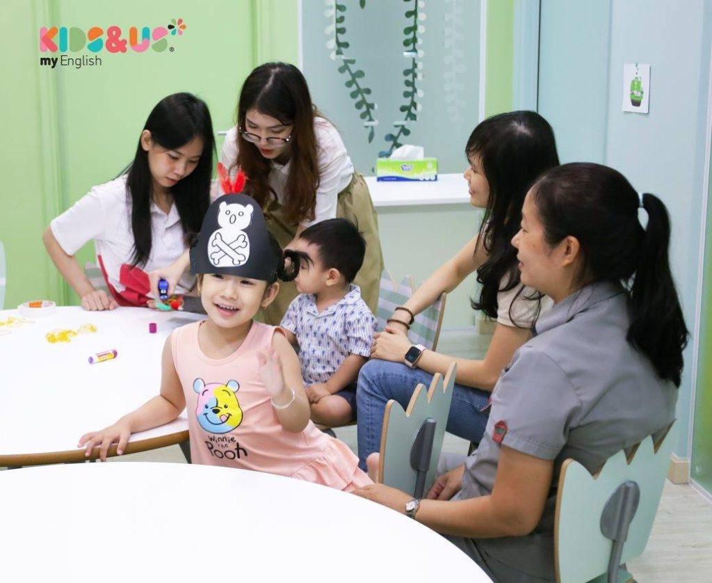 Xây dựng môi trường học tiếng Anh cho trẻ - Kids&Us