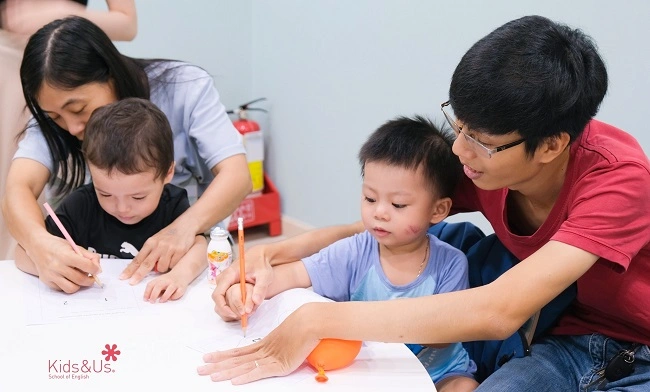 Học tiếng anh cho bé 5 tuổi tại KidsandUs