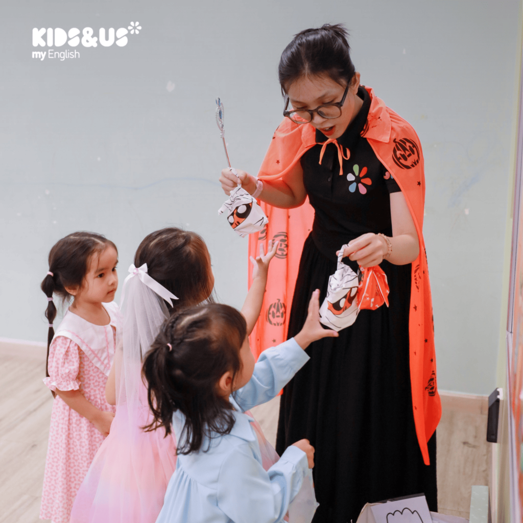 các hoạt động tiếng anh tại kids&us 5